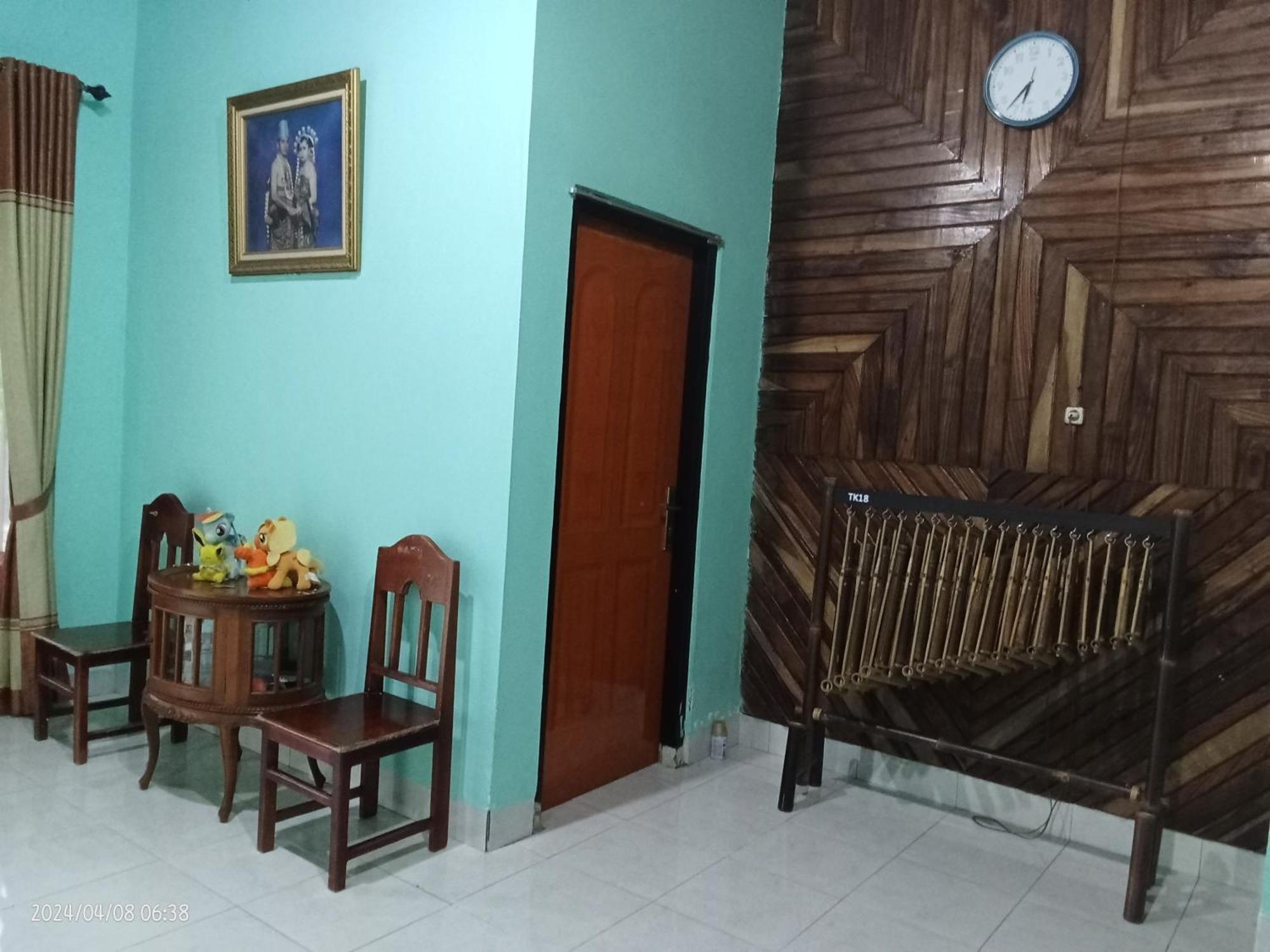 Petra Homestay Bangka Leda Ruteng Exterior photo
